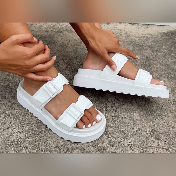 NWT, NWOT, Women's Clothing & Shoes in excellent Pre-Loved Condition - Picture 10 of 16